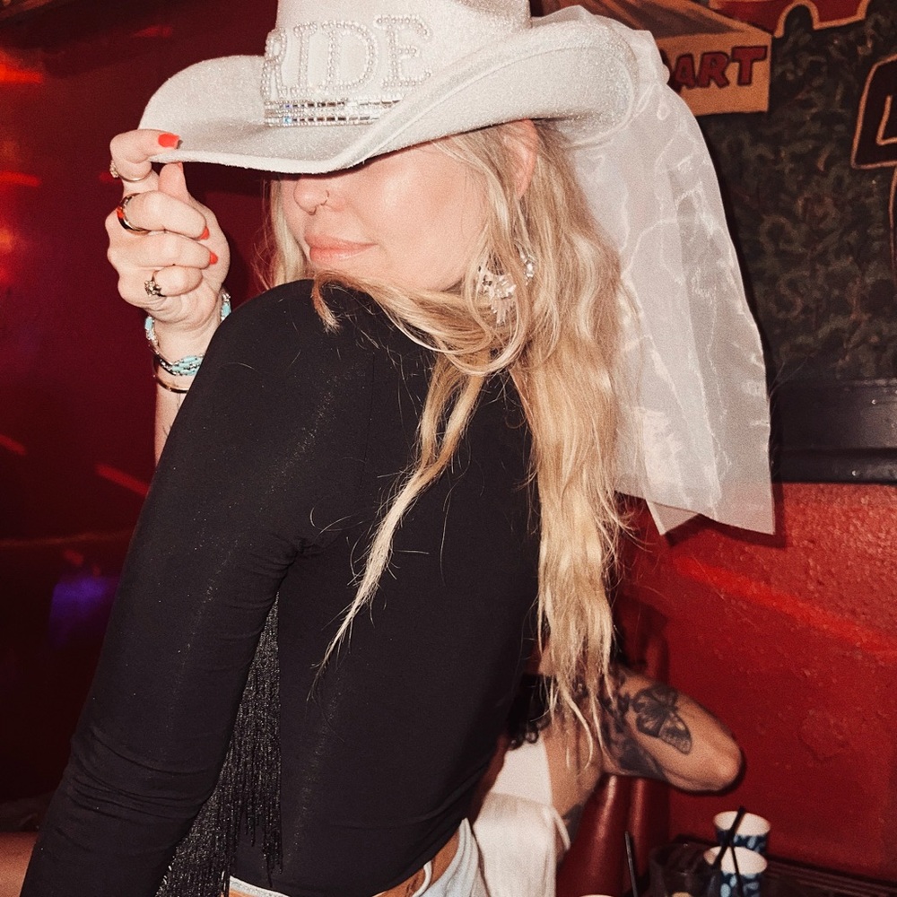 Bridal western hat with veil